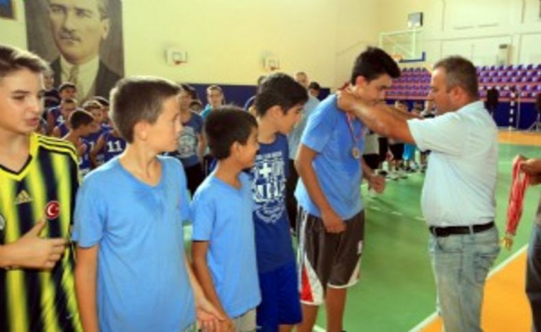 Karabağlar’da geleceğin sporcuları yetişiyor